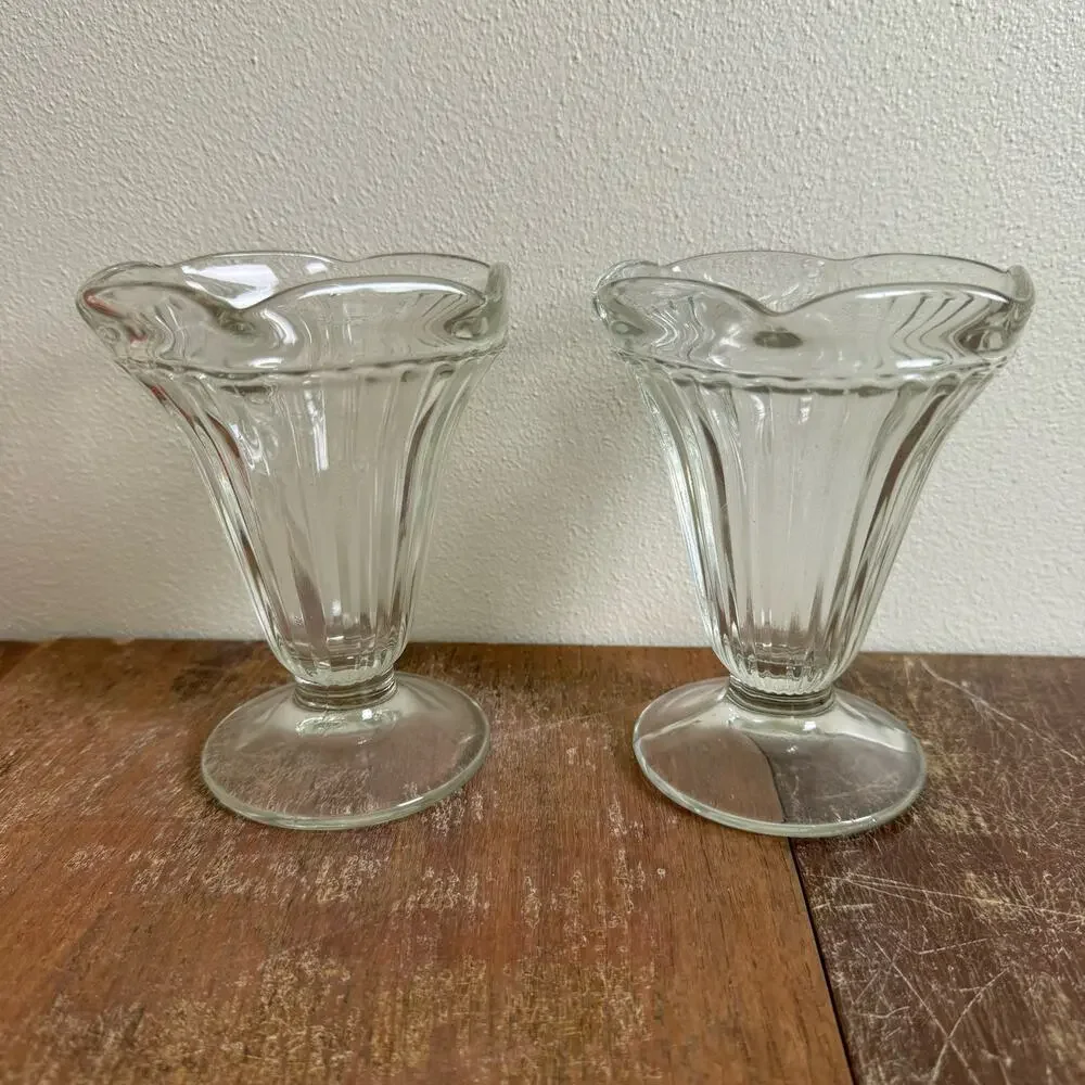 Pair‎ (2) Vintage Clear Ribbed Pedestal Glass Diner Parfait Sundae Glasses